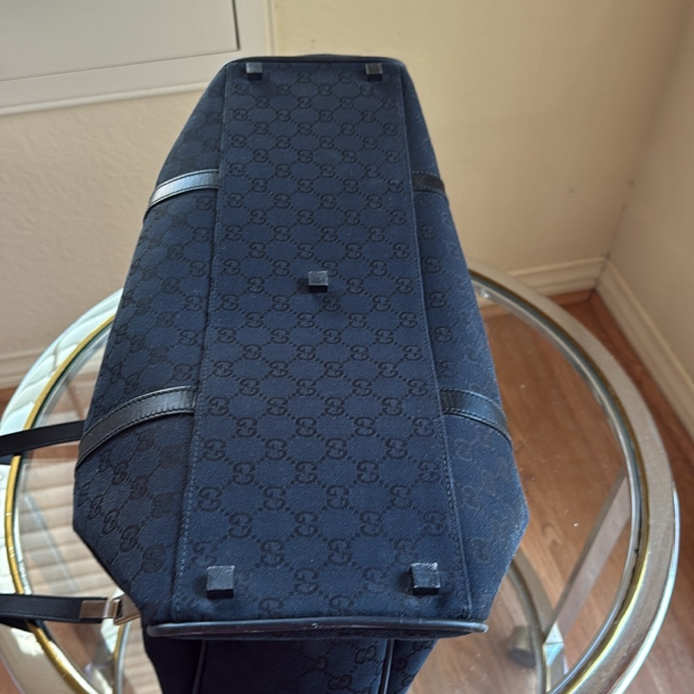 Gucci Authentic Black Weekend Travel Bag with Structured Design - Picture 15 of 16